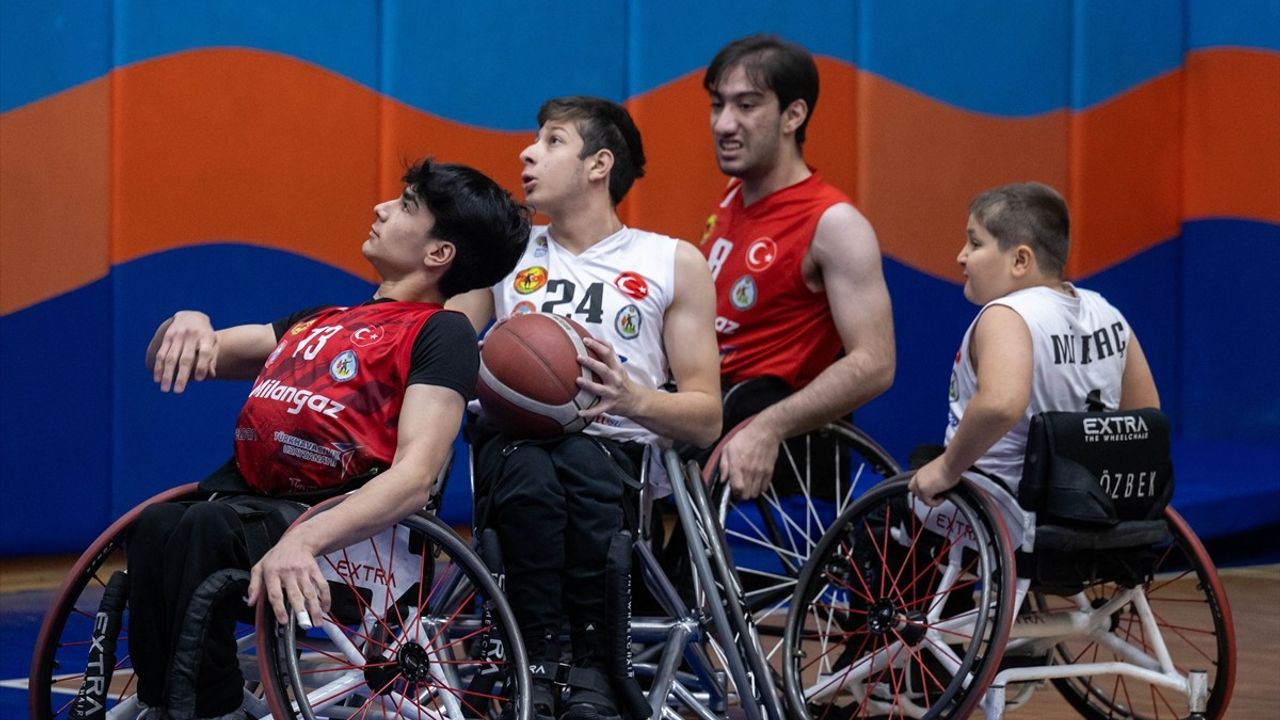 Engelsiz Yarınlar: Paralimpik Sporcular Üniversite Öğrencileriyle Buluştu