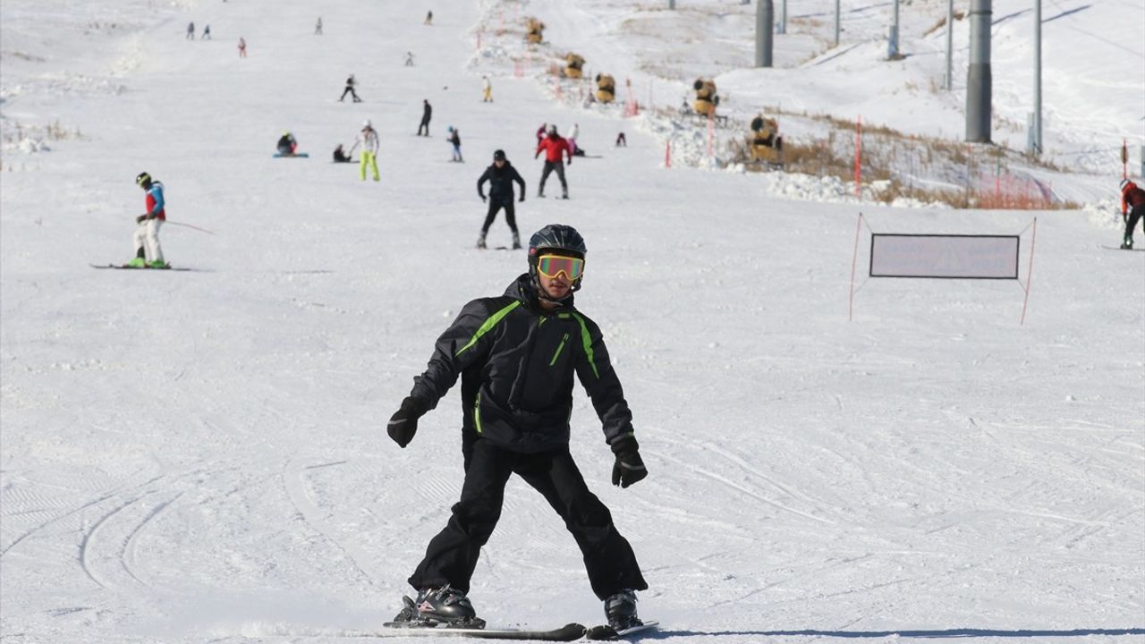 Erciyes'te Kayak Sezonu Coşkusu