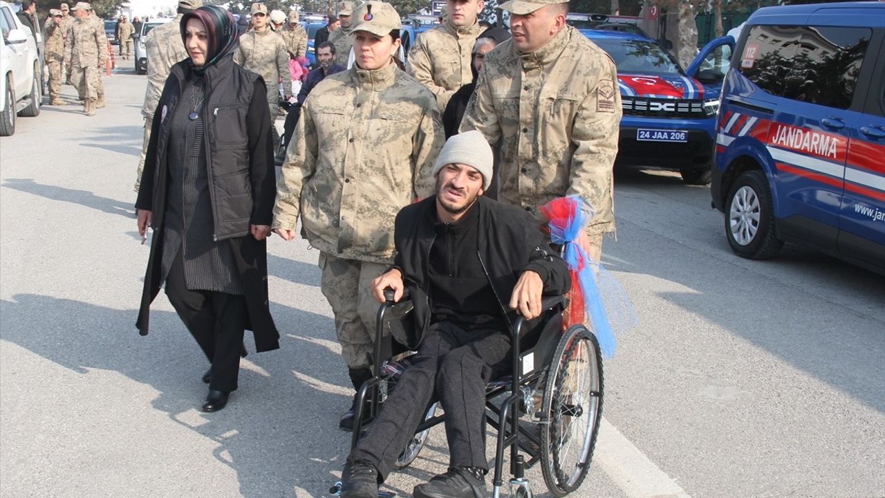 Erzincan'da Engellilere Tekerlekli Sandalye Desteği