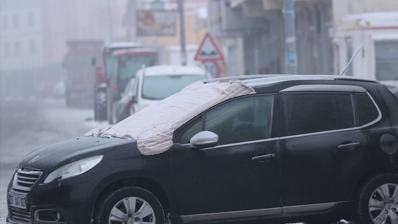 Erzurum'da Buz Kestiren Dondurucu Soğuklar