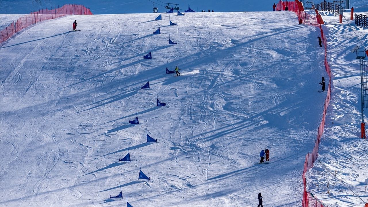 Erzurum'da Snowboard Milli Takım Seçmeleri Sona Erdi