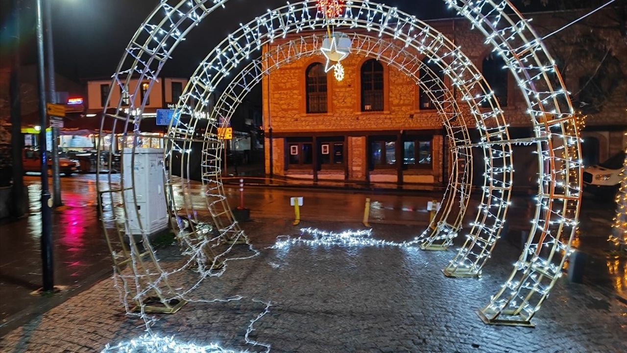 Eskişehir'de Yılbaşı Etkinliklerine Zarar Veren Zanlı Tutuklandı