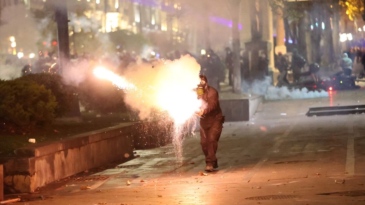Gürcistan'da Göstericilere Müdahale ve Gerginlikler