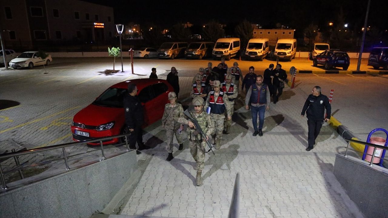 Hatay'da Aile Zehirlenmesi: 4 Kişi Hayatını Kaybetti, 2 Tutuklama