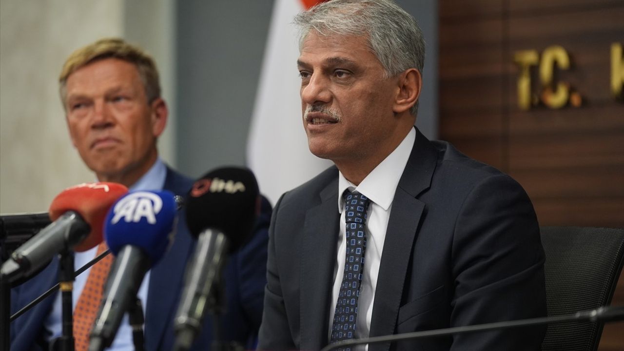 Hereke Halısı Hollanda'ya Dönüyor