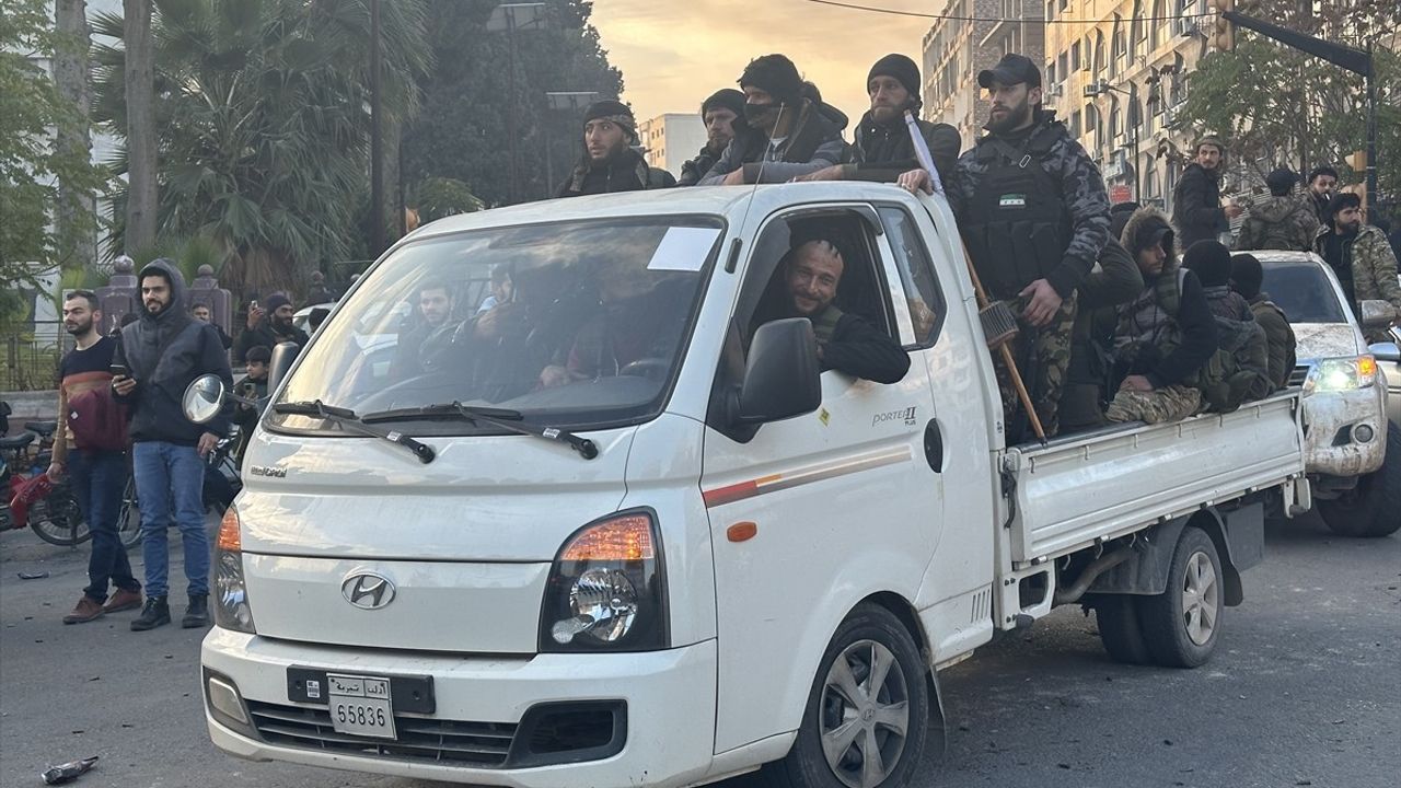 Humus Kent Merkezi, Rejim Karşıtı Grupların Elinde