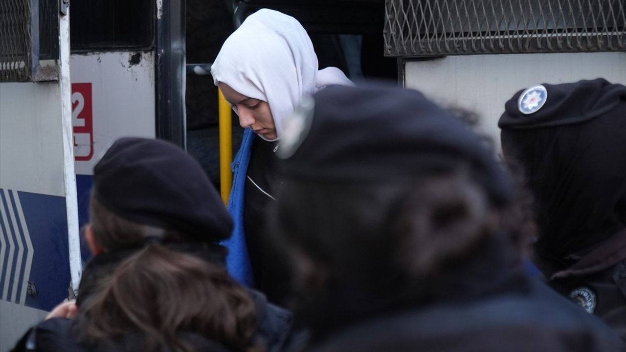 İstanbul'da 'Yenidoğan Çetesi' Operasyonu: 14 Şüpheli Adliyeye Sevk Edildi