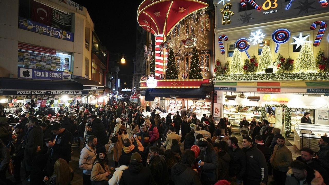 İstanbul'da Yılbaşı Kutlamaları Coşkuyla Başladı
