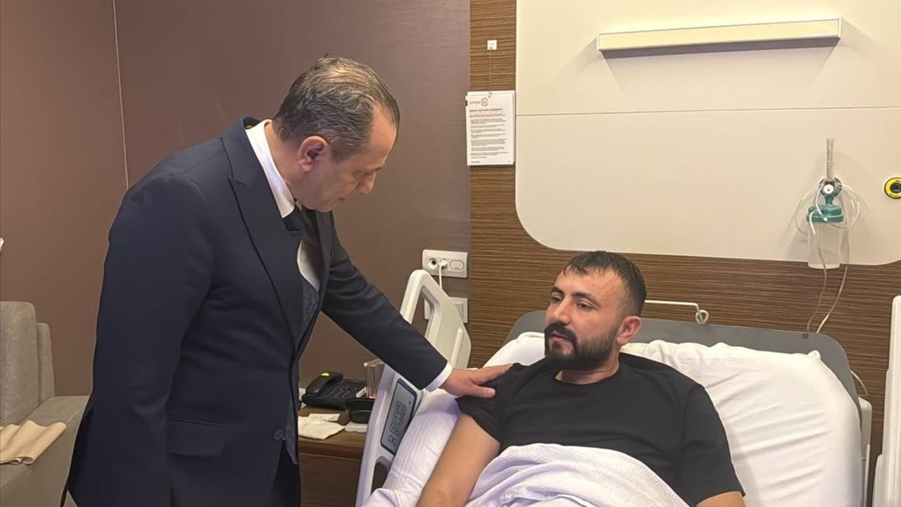 İstanbul Emniyet Müdürü Yıldız'dan Yaralı Polise Ziyaret