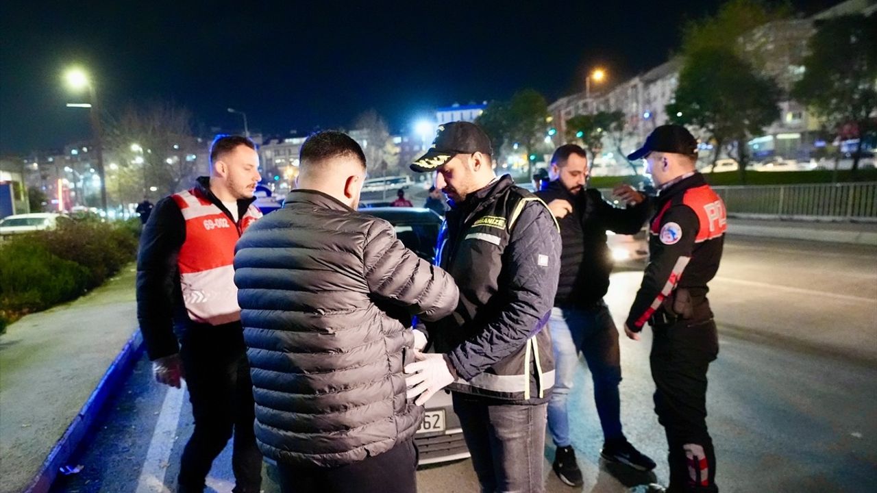 İstanbul Emniyet Müdürü Yıldız, Sultangazi'de Asayiş Uygulamalarını Denetledi