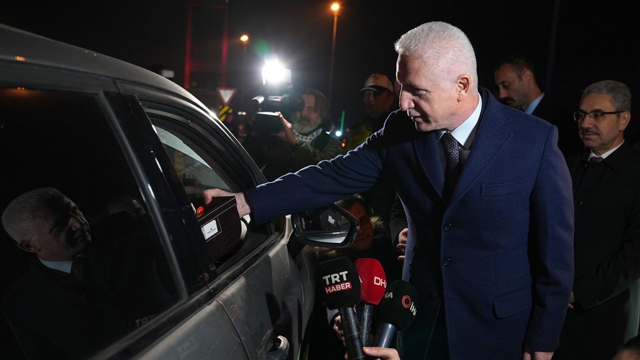 İstanbul Valisi Davut Gül'den 15 Temmuz Şehitler Köprüsü'ne Ziyaret