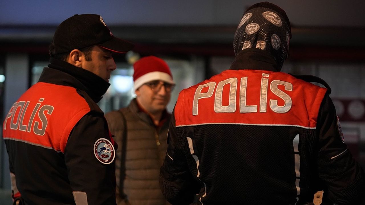 İzmir'de Yılbaşı Denetimleri Sıkı Tutuluyor