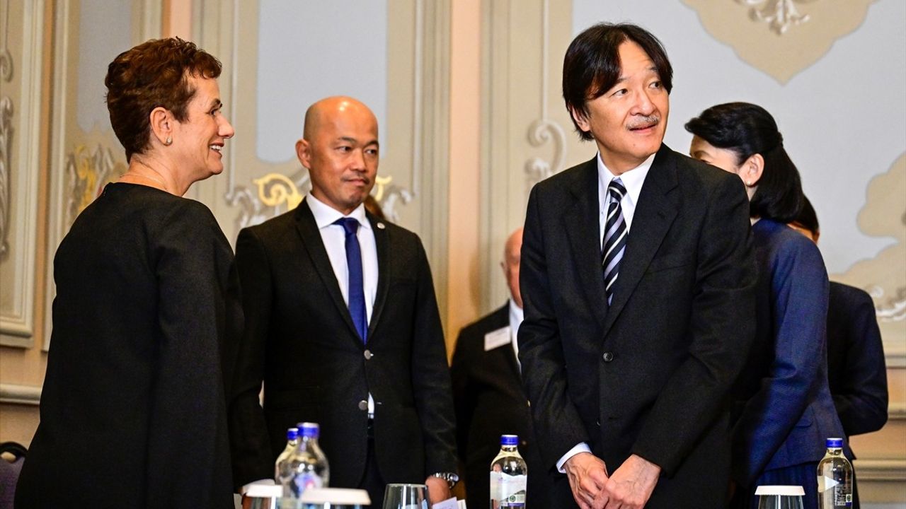 Japonya Veliaht Prens ve Prensesi İstanbul'da Türk Vatandaşlarıyla Bir Araya Geldi