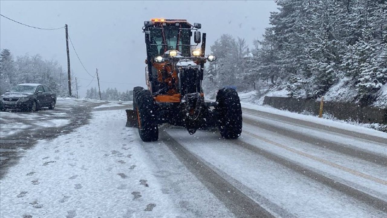 Karabük ve Kartepe'de Kar Yağışı Etkili Oldu