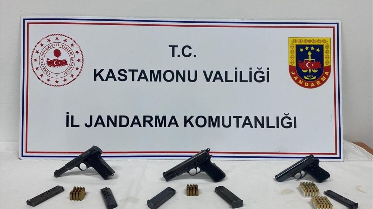 Kastamonu'da Ruhsatsız Silah Kaçakçılığı Operasyonu