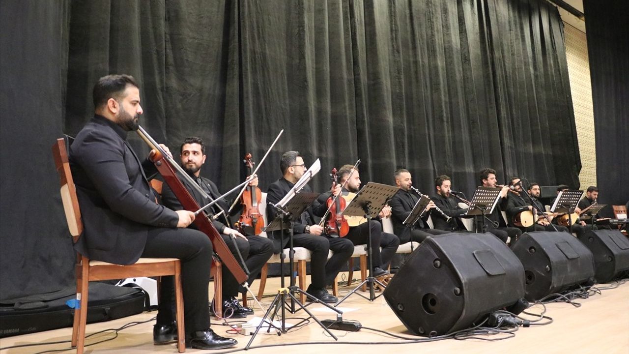 Kilis'te Coşkulu Türk Halk Müziği Konseri