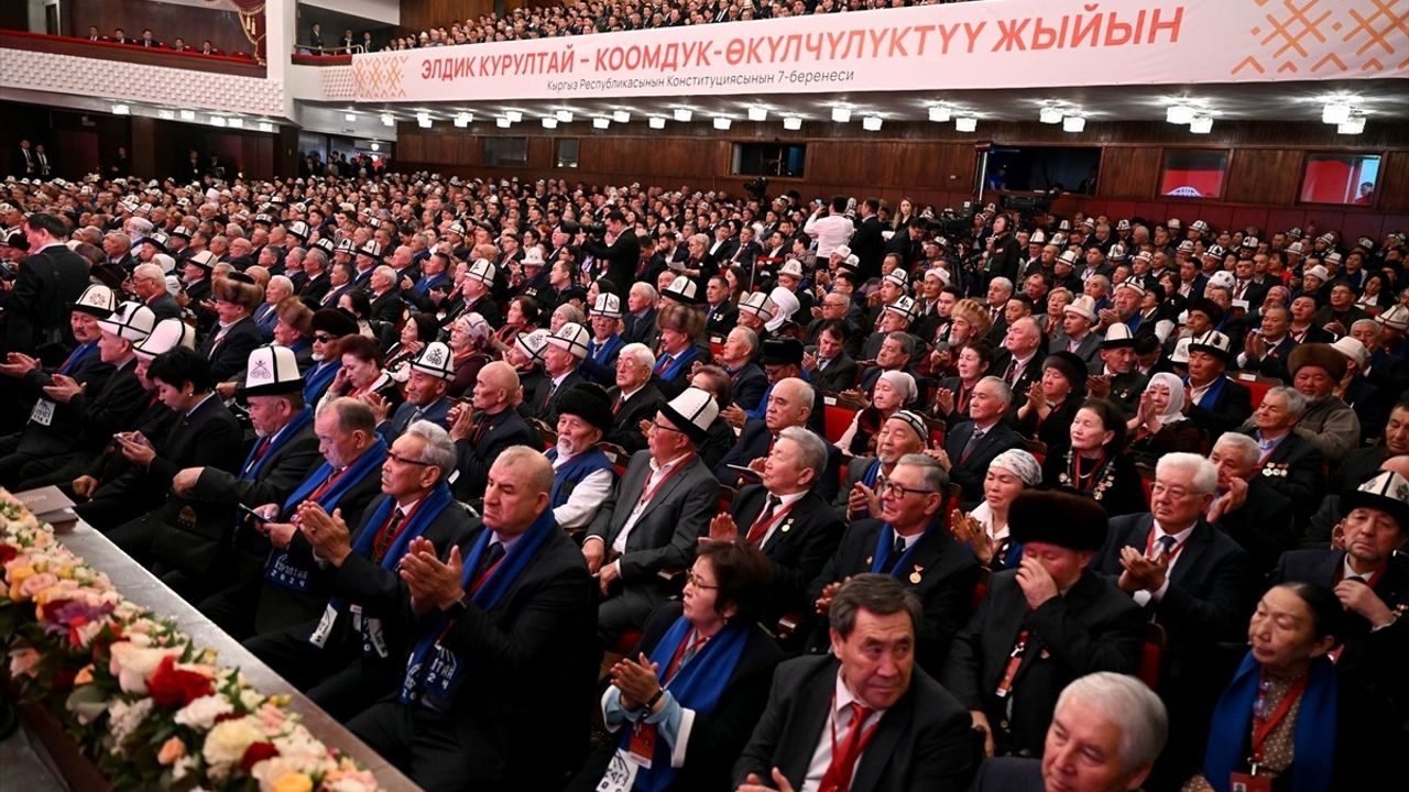 Kırgızistan'da 3. Halk Kurultayı Toplandı