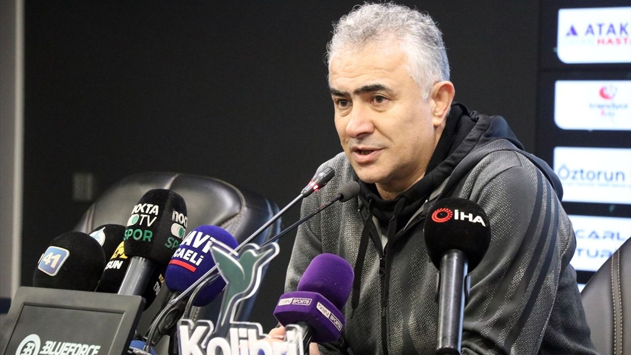 Kocaelispor, Esenler Erokspor'a Mağlup Oldu: Teknik Direktörlerin Yorumları