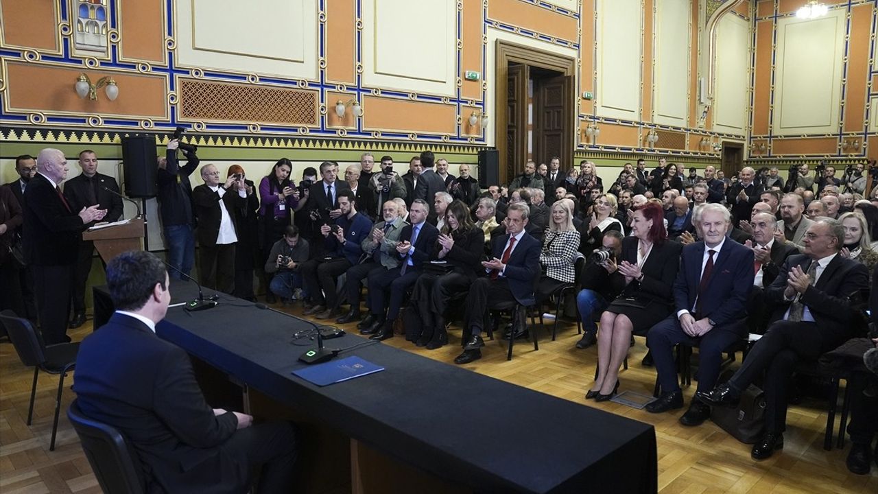 Kosova Başbakanı Kurti, Sırp Yetkililerin Savaş Suçlarını İnkârını Kınadı