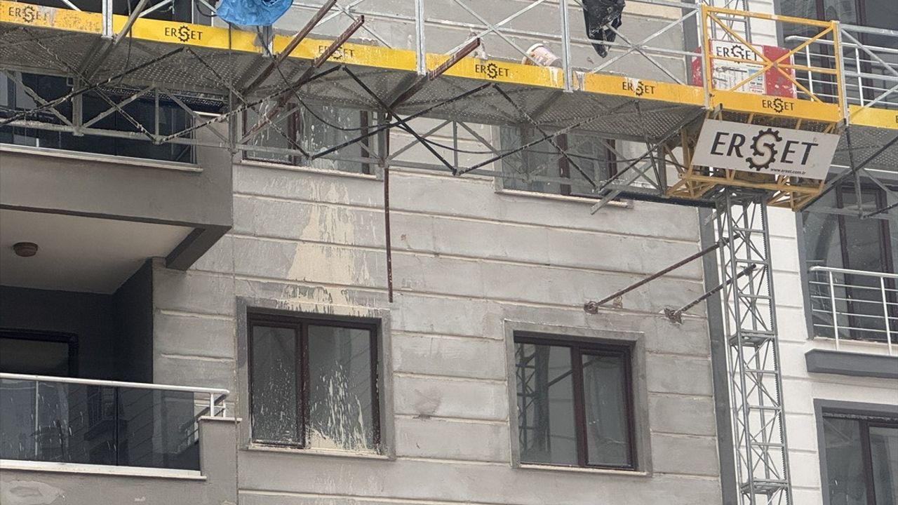 Malatya'da İnşaat İskelesinden Düşme Vakası