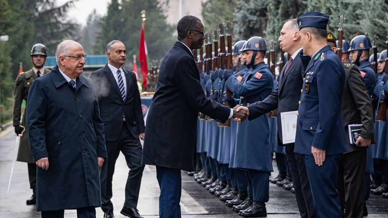 Milli Savunma Bakanı Güler, Nijerli Mevkidaşı ile Ankara'da Görüştü