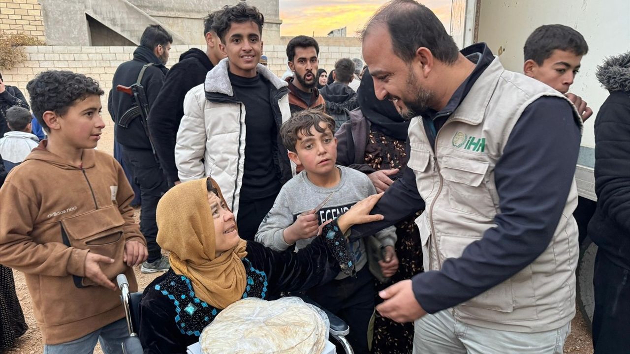 Münbiç'te İHH'dan Gıda Yardımı