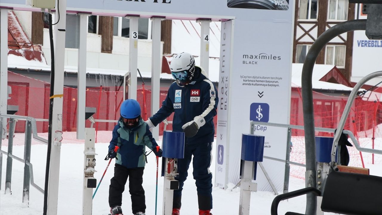 Palandöken Kayak Merkezi'nde Yoğunluk Artıyor