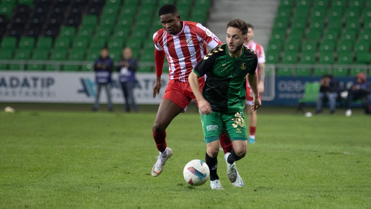 Sakaryaspor, Boluspor'u 2-1 Yendi