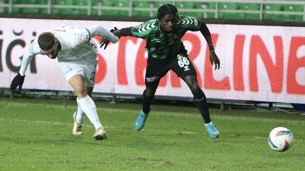 Sakaryaspor, Iğdır FK'yi Yenerek 3 Puan Aldı