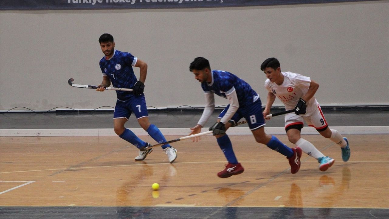 Salon Hokeyi Erkekler Süper Lig Maçları Alanya'da Gerçekleşti