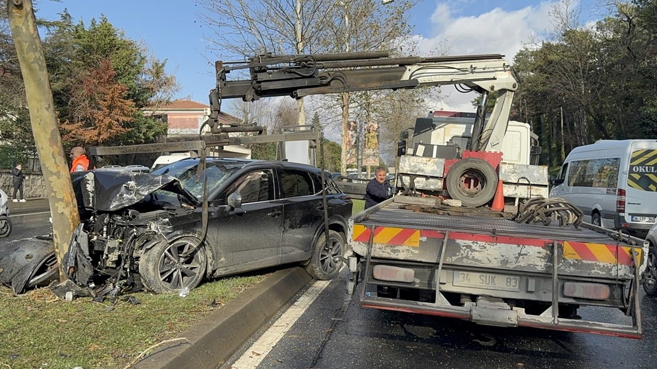 Sarıyer'de Zincirleme Trafik Kazası: İki Yaralı