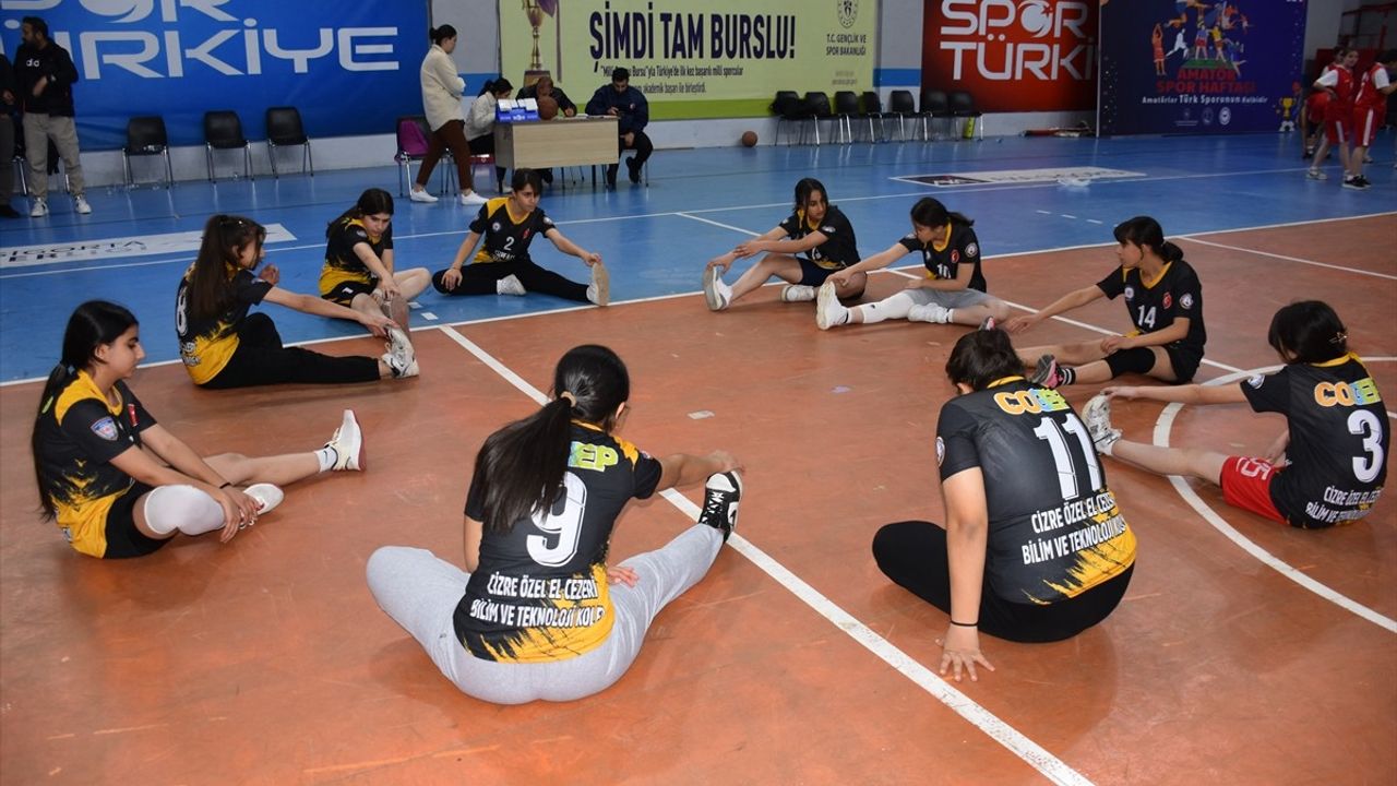 Şırnaklı Milli Basketbolcu Mehmet Özcan, Gençleri Spora Kazandırmak İçin Mücadele Ediyor