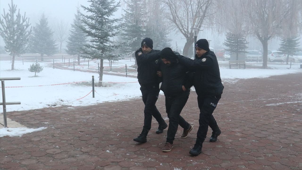 Sivas Adliyesi'nde Kavga: 5 Şüpheli Tutuklandı