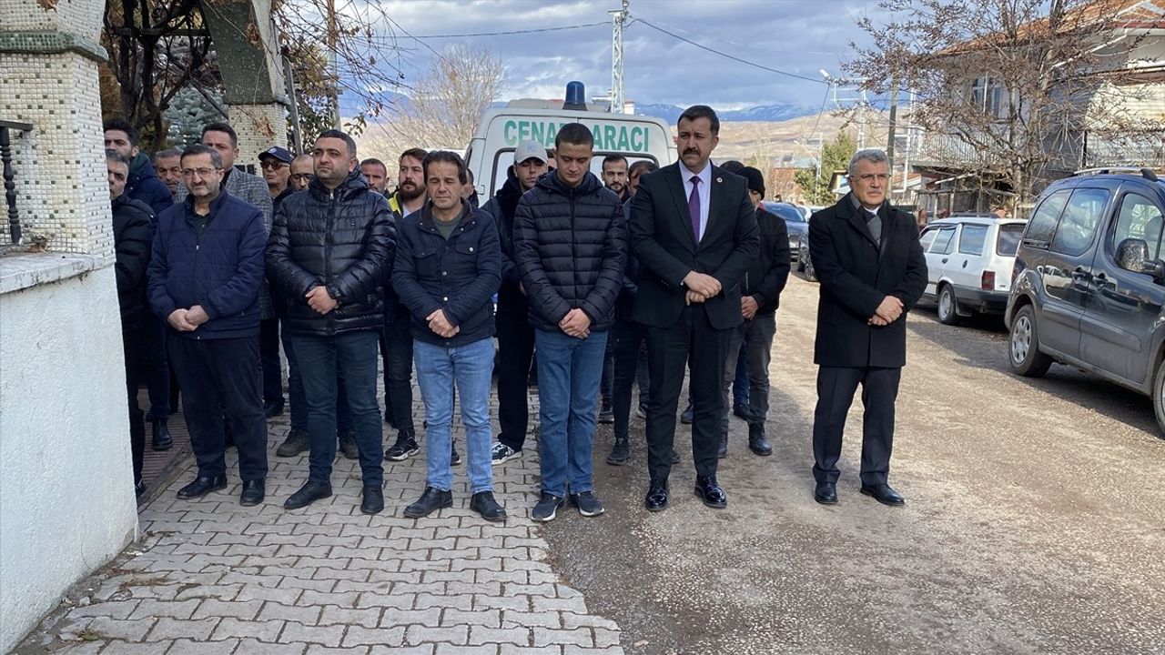 Sivas'ta Baygın Bulunan Kadın Son Yolculuğuna Uğurlandı