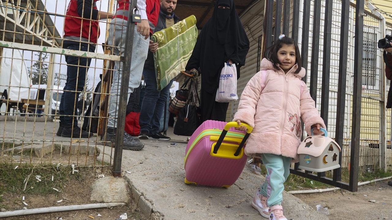 Suriyeli Aileler, Çocuklarıyla Vatanlarını Görmeye Gidiyor