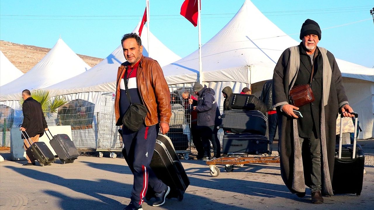 Suriyelilerin Hatay'daki Sınır Kapılarından Ülkelerine Dönüşleri Devam Ediyor