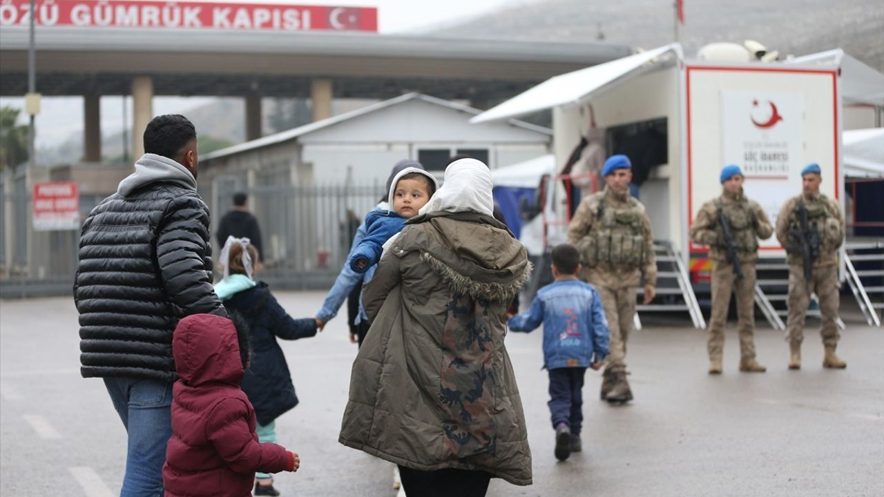 Suriyelilerin Hatay Sınır Kapılarından Ülkelerine Dönüşü Devam Ediyor