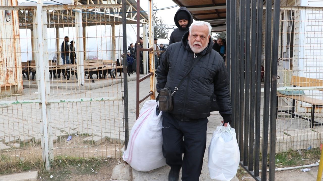 Suriyelilerin Ülkesine Dönüş Süreci Hızlanıyor