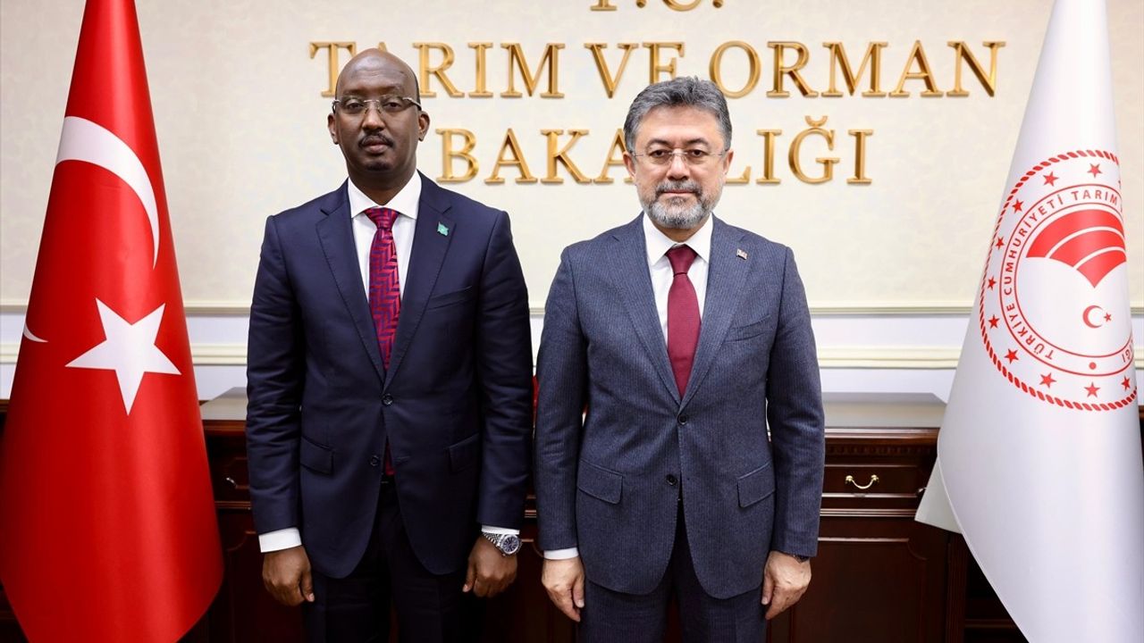 Tarım ve Orman Bakanı Yumaklı, Somali ile Balıkçılık İşbirliğini Güçlendirmeyi Amaçlıyor