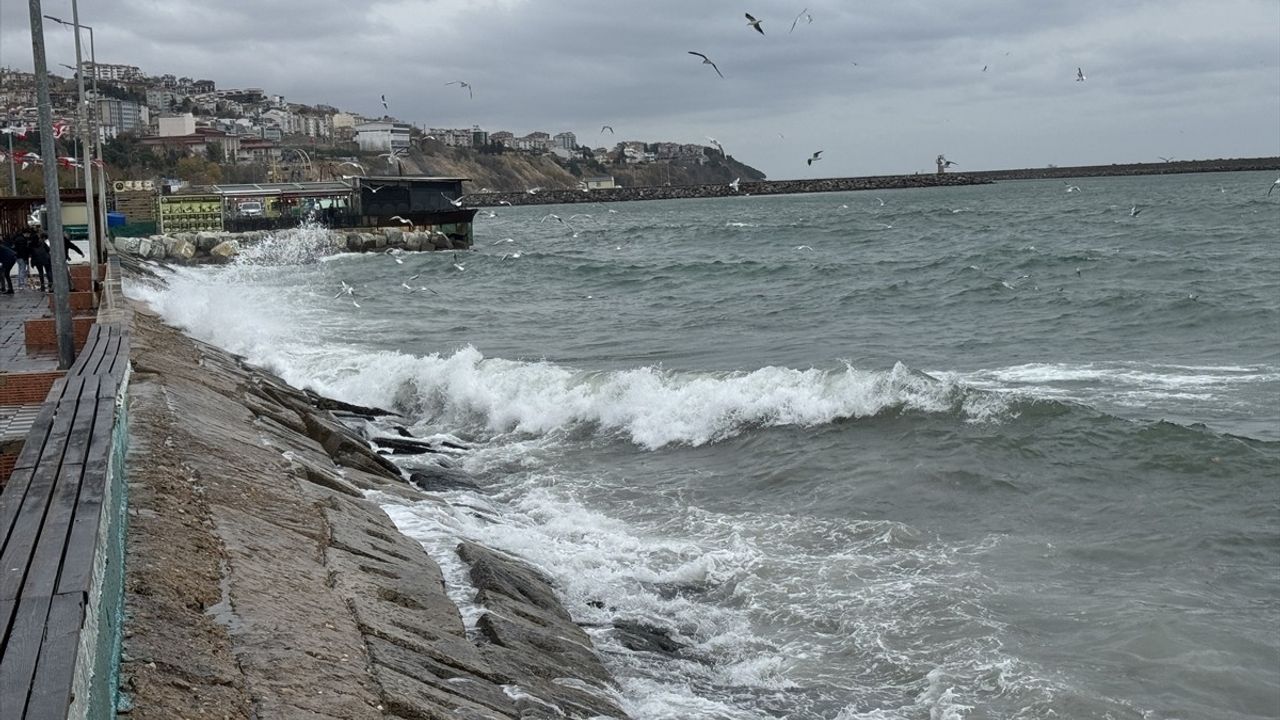 Tekirdağ'da Poyraz Deniz Ulaşımını Zorluyor