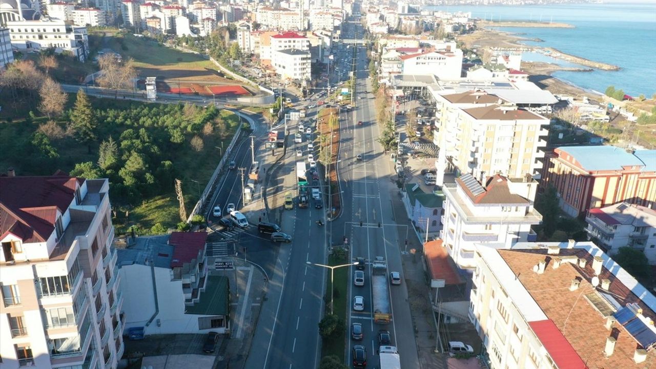 Trabzon'daki Söğütlü Kavşağı Trafik Sorunu Çözüldü