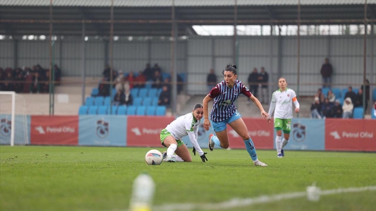 Trabzonspor, Ünye Kadın Spor Kulübü'nü Farklı Geçti