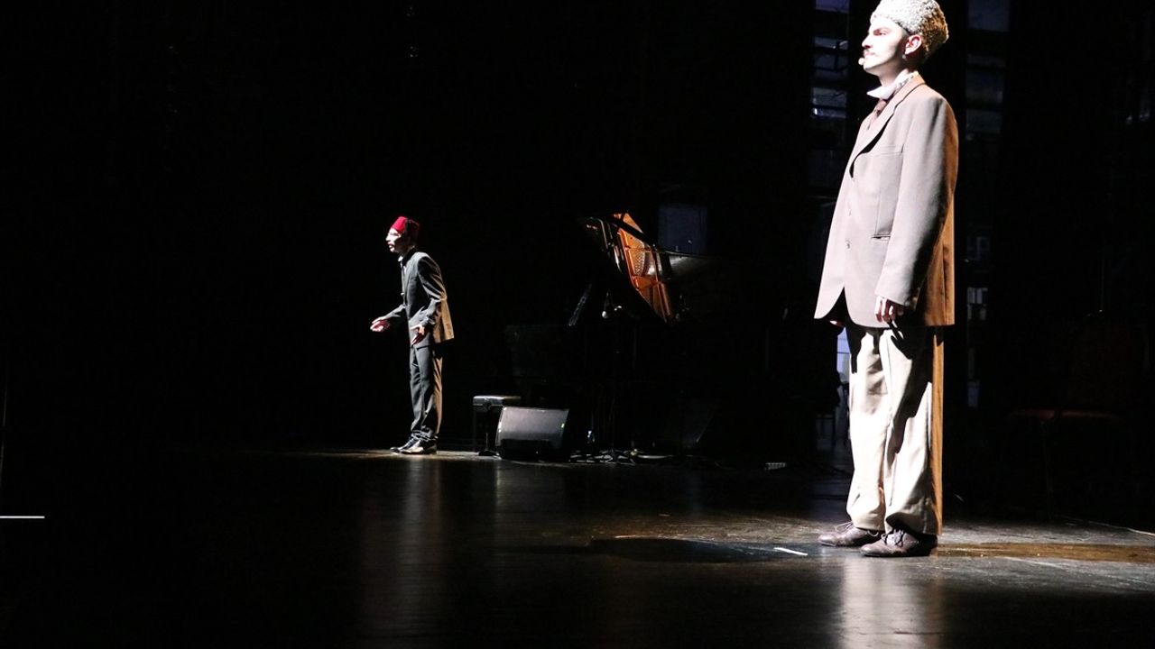Tuluyhan Uğurlu'dan Anlamlı Konser
