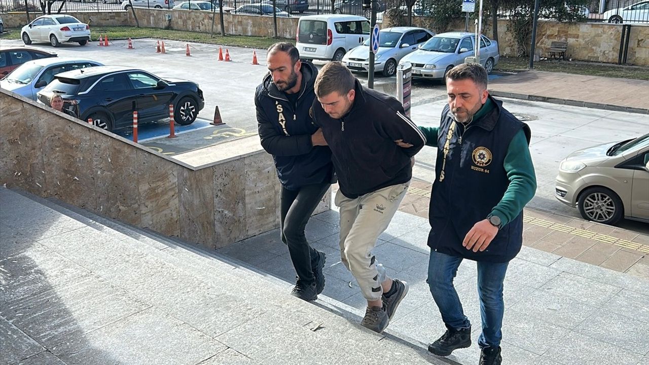 Uşak'ta Babasını Öldüren Zanlı Tutuklandı