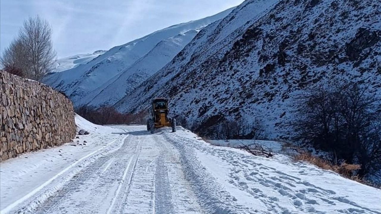 Van'da 21 Yerleşim Yeri Yolu Kapandı