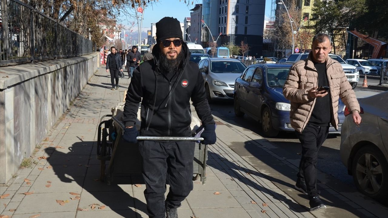 Yürüyerek Dünyayı Gezen Japonyalı Gezgin Muş'a Ulaştı