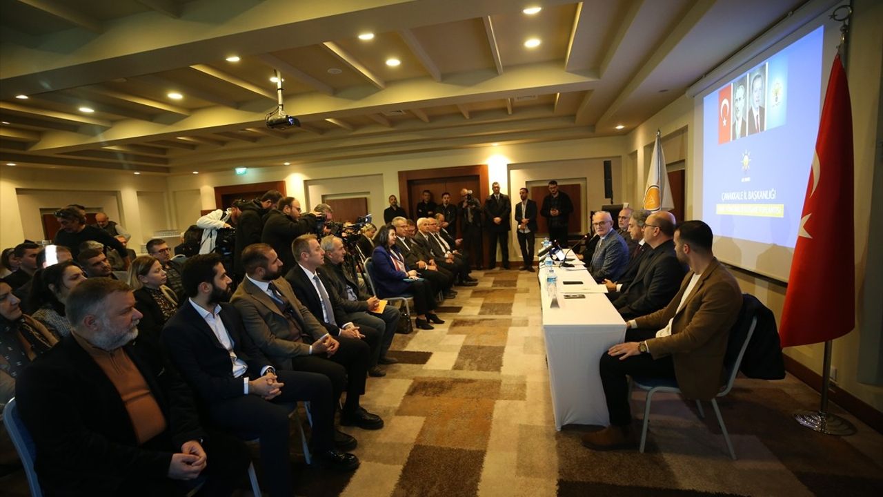 Yusuf Ziya Yılmaz, Çanakkale'de Yerel Yönetimler Üzerine Konuştu