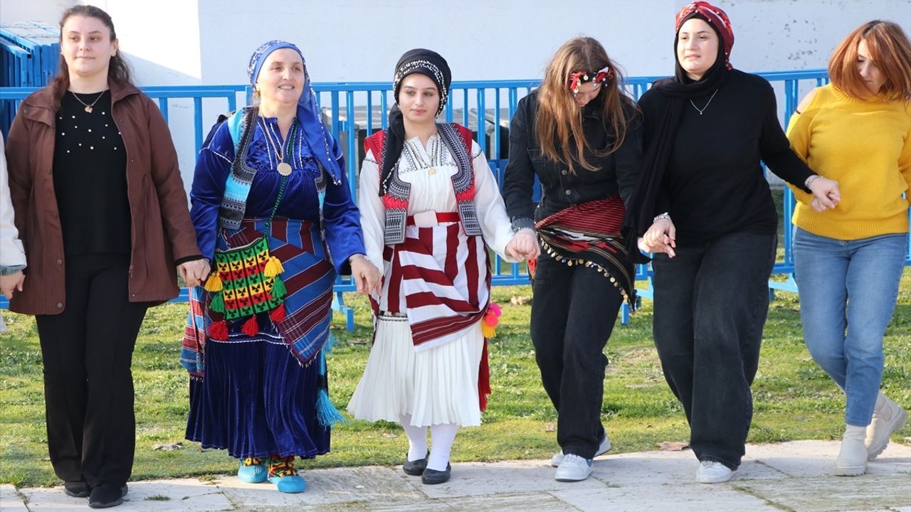 1. Hamsi ve Mıhlama Festivali Tekirdağ'da Başladı