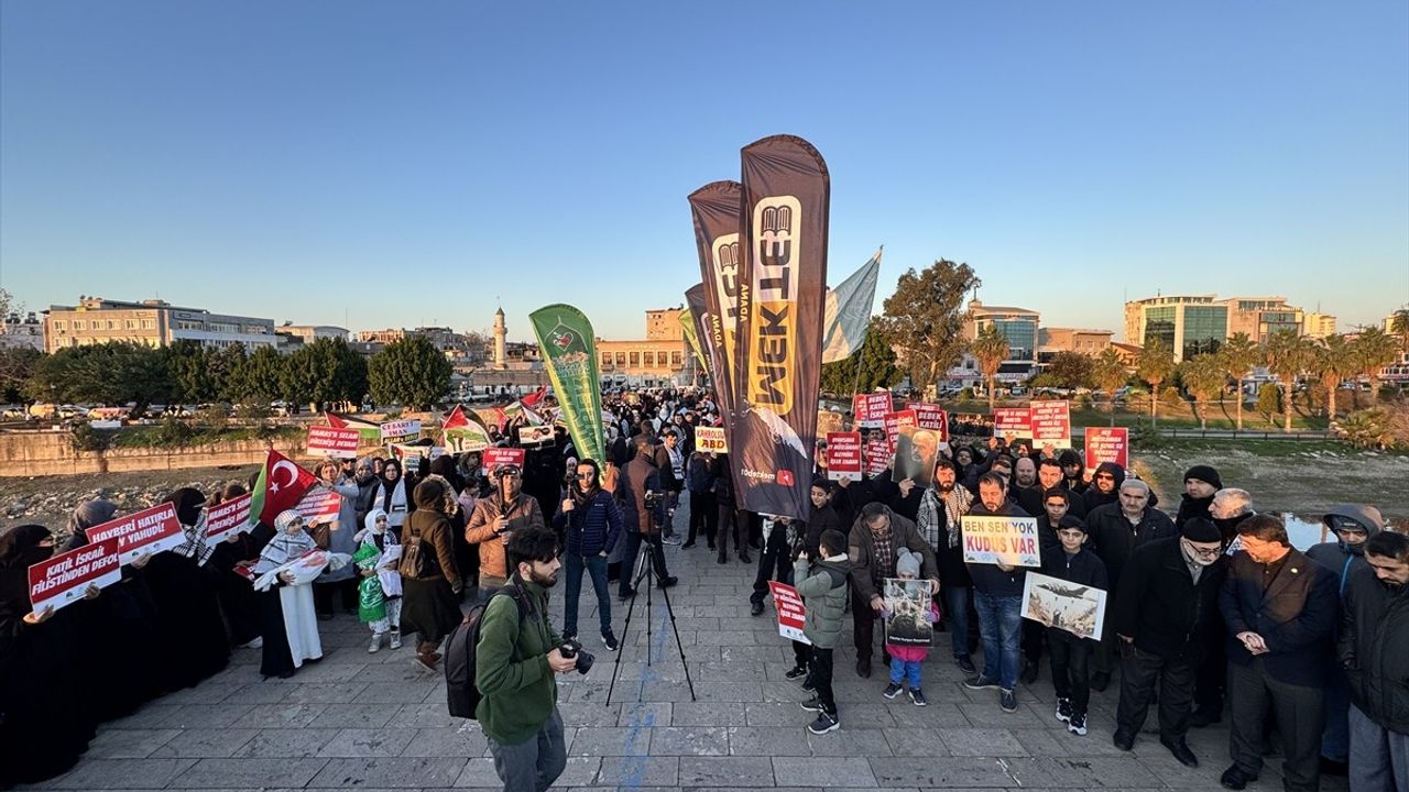 Adana'da Filistin İçin Protesto Gösterisi