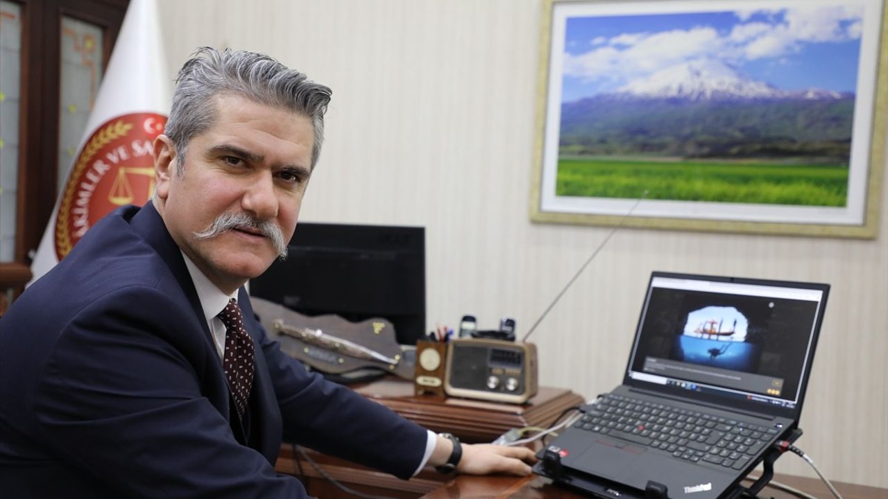 Ağrı Cumhuriyet Başsavcısı Adem Çalış, Yılın Kareleri Oylamasına Katıldı